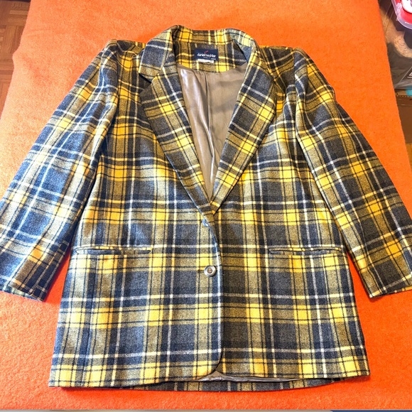 Vintage Daniel Hechter yellow and charcoal plaid blazer made in Hungary VGUC - Picture 2 of 12